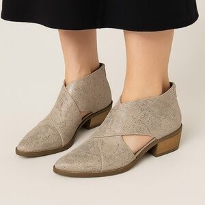 UNITY IN DIVERSITY x Lavorazione Artigiana Italian Snakeskin Leather Booties 37